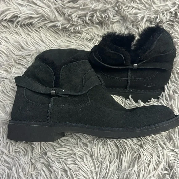 UGG Shoes Ugg Elisa Genuine Shearling Booties Size 7m Poshmark